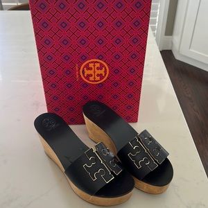 Tory Burch navy/gold wedge slide.